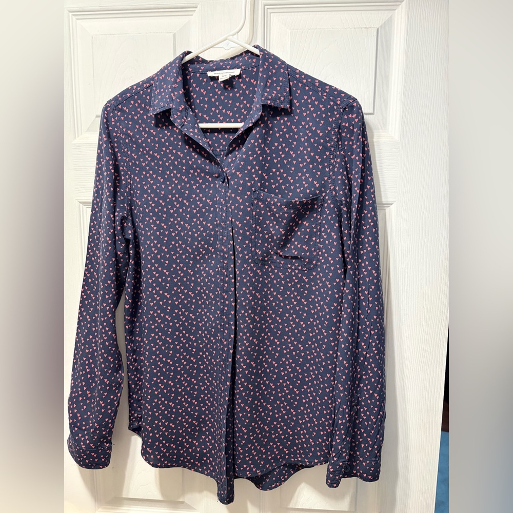 beachlunchlounge Women’s Navy Heart Patterned Button-Down Shirt